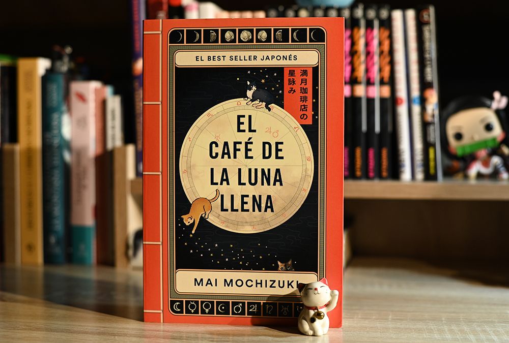 Portada de la novela feel good japonesa El Café de la Luna Llena de Mai Mochizuki