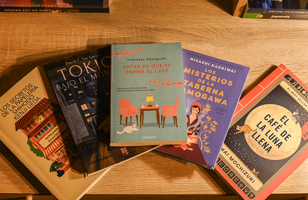 Portadas de cinco novelas healing fiction y feel good recomendadas para los días de frío