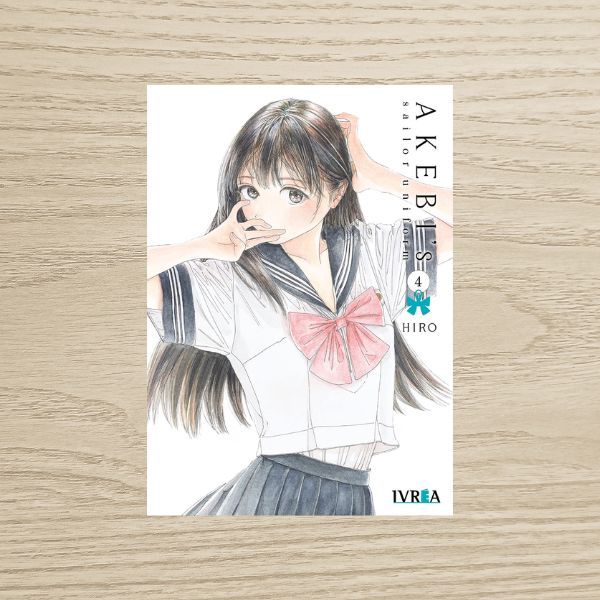 El uniforme marinero de Akebi, de Hiro (reseña)